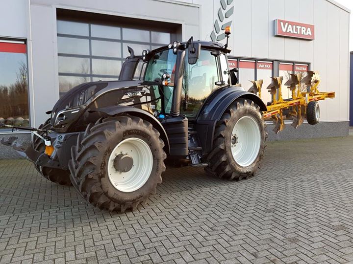  Beschikbaar voor DEMO onze Valtra