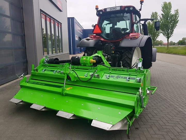  Deze Valtra N174 Versu op