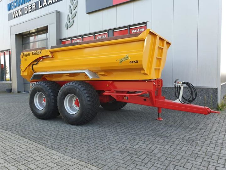  Een nieuwe Jako Tiger 180SK